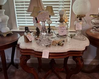 Turtle marble top table with lamps