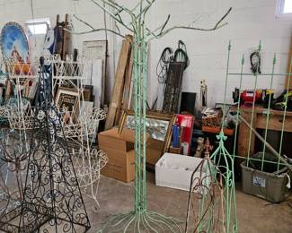 Metal tree yard lawn garden decor 