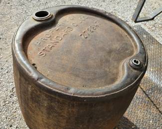 Standard oil barrel 