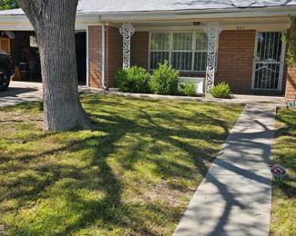 Look for this house!
Estate Sale Address:
525 Graceland Dr SE
Albuquerque, NM 87108