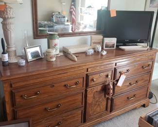 Dresser w mirror