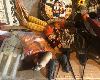 HALLOWEEN & FALL DECORE