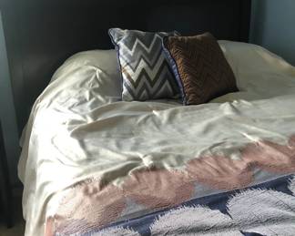 BED AND MATTRESS SET