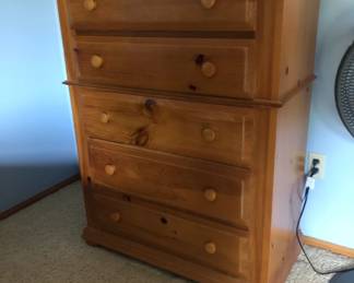 CHEST OF DRAWERS