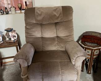 Pride Lift Chair - like new!