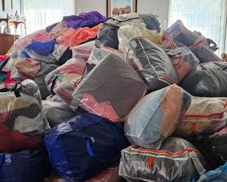 Over 10,000 vintage dresses from 1960s to Y2k!