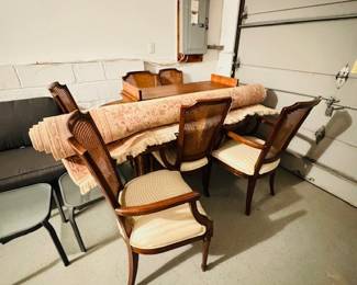 MCM Dining room table rattan back Great Shape