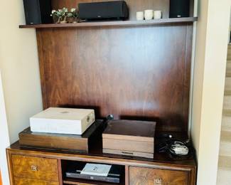 Entertainment center unit