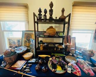 A collection of antiques and objects from all around the world ! 