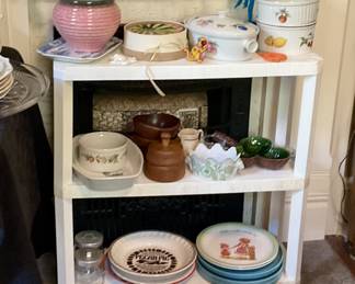 Kitchen dishes and bakeware