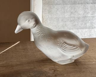 Baccarat duck figure