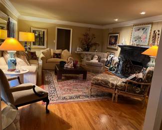 This is another view of the same room.