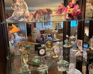 Or maybe you want to display these figurines and small clocks.