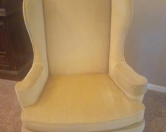 Beautiful arm chair in excellent condition.