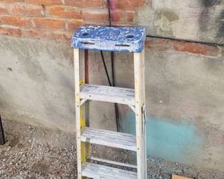 Metal.
Ladder