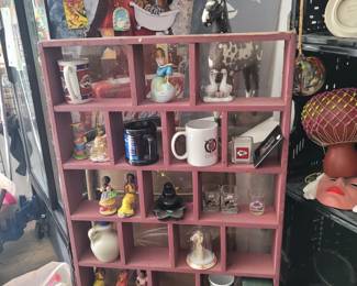 Variety of bricker brack