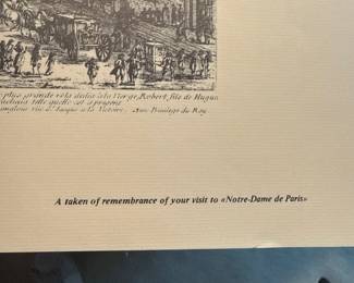A token of remembrance of your visit to Notre Dame de Paris