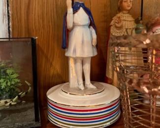 SCHMID Nurse Wind-Up Porcelain Music Box 8.25" A SPOONFUL OF SUGAR 1981 VINTAGE