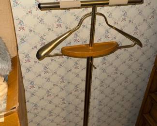 husband clothes rack horse