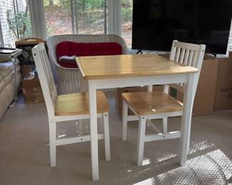 small square kitchen table seats 2 to 4