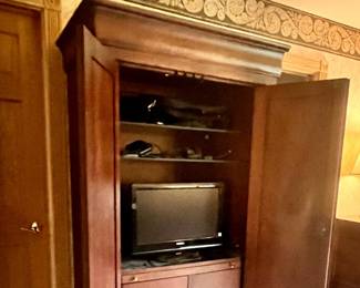 National Mt. Airy - King bed & mattress w/matching tall dresser, 2 ex-large night stands, TV/clothes armoire & ladies dresser 