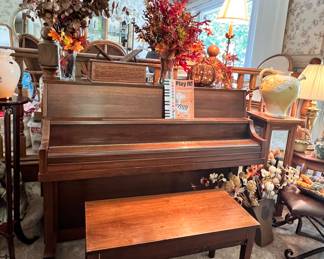 Yamaha upright piano  w/bench