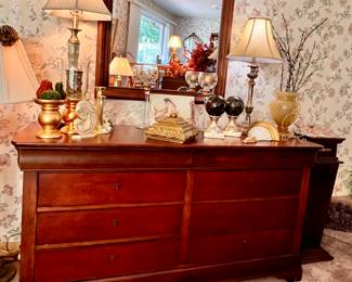 Dresser matches bedroom set - but as you can see it can also be used in living/dining room and more 