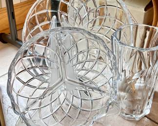 2 Crystal serving plates