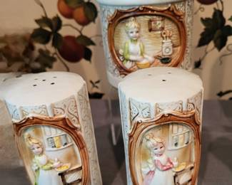 1978 Sears Roebuck Pioneer Woman Utensil & S&P