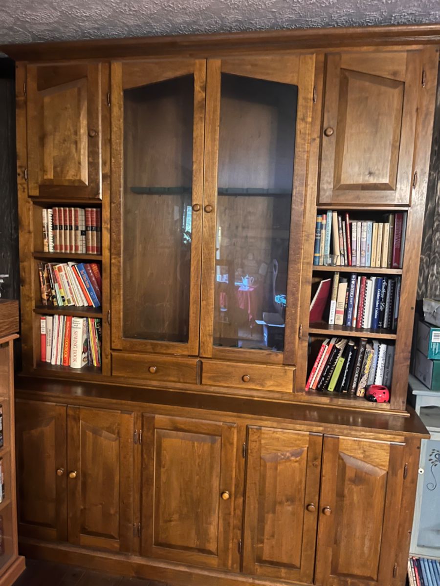 Estate of Laura Beard Antiques Collectibles... starts on 10/11/2024