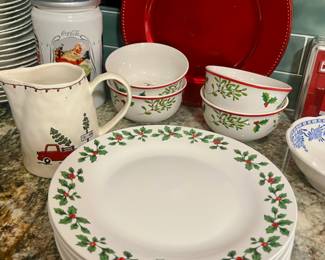 Royal Norfolk Christmas plates