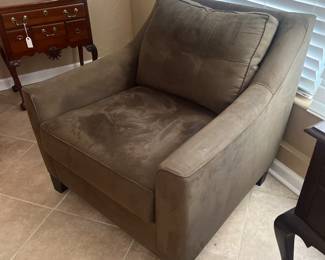 Another Pic of the Cindy Crawford Home Brown Microfiber Chair