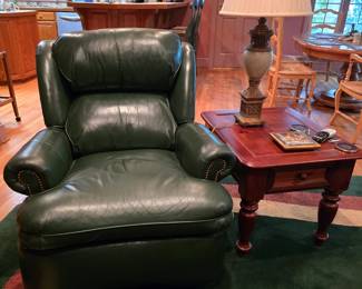 Electric recliner, seller say motor bad.
$50