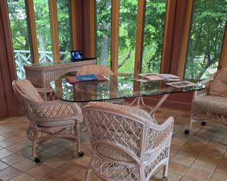 Florida room dining table & chairs
$500.00