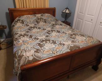 Queen size bedroom set