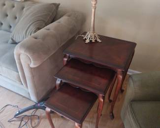 Set of 3 nesting tables