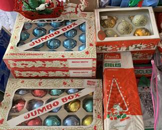 Vintage 60s Christmas ornaments in original boxes, unused old stock! Perfect for collectors! Calder and Grants - they’ve been long gone for years.