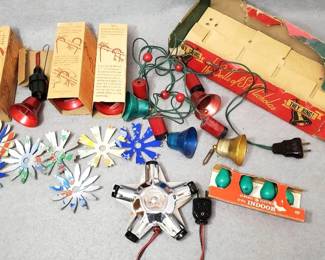 NG140 Vintage Motion Bells, Light Up Tree Topper and Reflectors