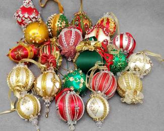 NG041 21 Hand Crafted Beaded Christmas Ornaments