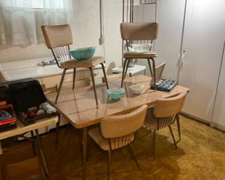 VERY NICE SET.   LIKE NEW