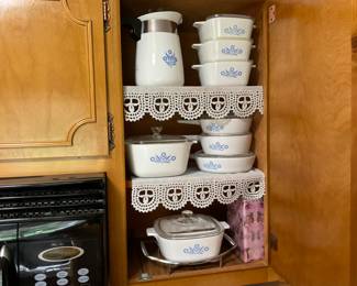 LIKE NEW CORNINGWARE