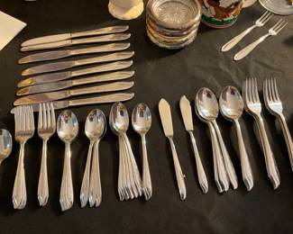NIVE VINTAGE FLATWARE