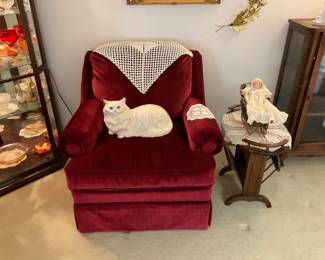 LIKE NEW SIDE CHAIRS. 