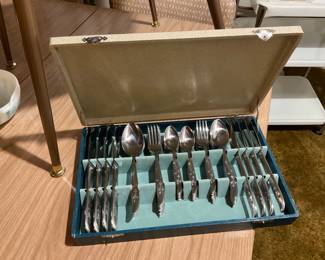 VERY NICE VINTAGE FLATWARE