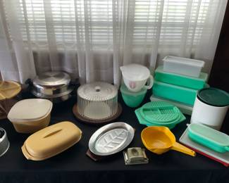 VINTAGE TUPPERWARE 