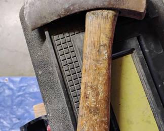 True Temper Tomahawk Hatchet