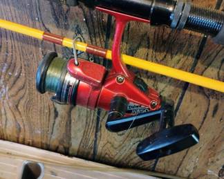 Daiwa J1350 Rear Drag Spinning Reel