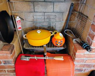 Belgium Descoware Yellow Enameled Cast Iron Dutch Oven