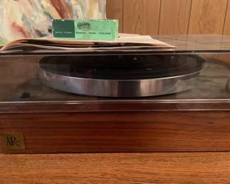 Acoustic Research Walnut Turntable - Model XA209021
