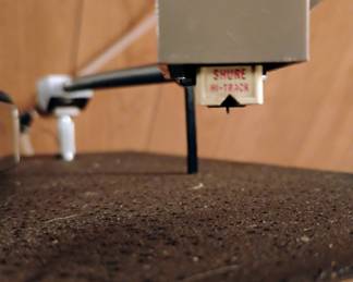 Acoustic Research Walnut Turntable - Model XA209021